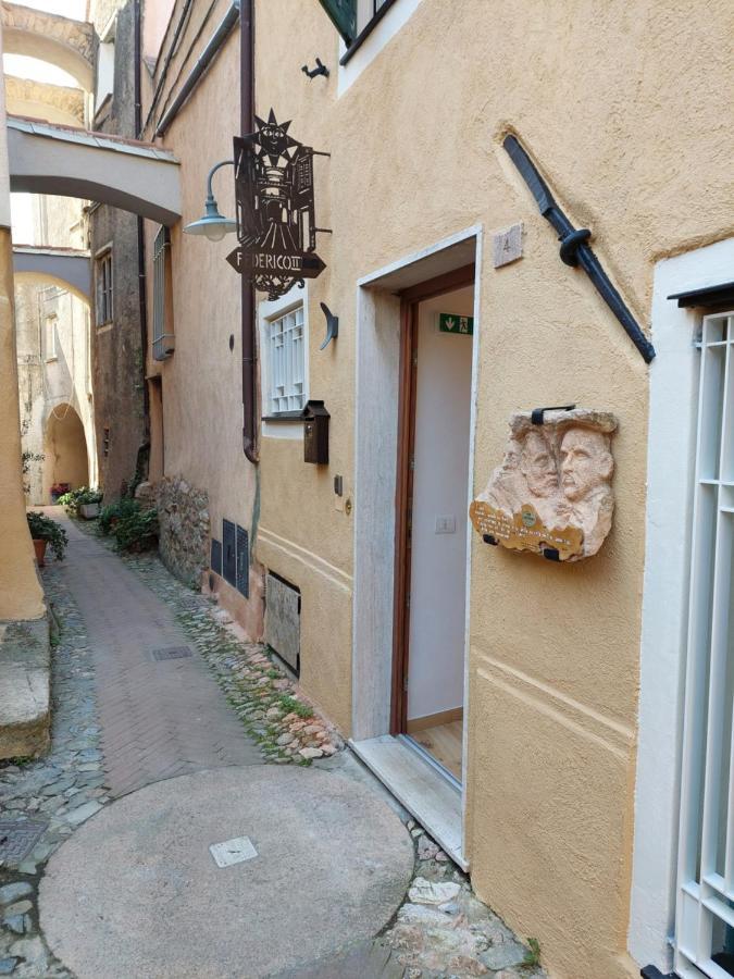 Federico II - Rooms And Breakfast Борджо-Верецци Экстерьер фото