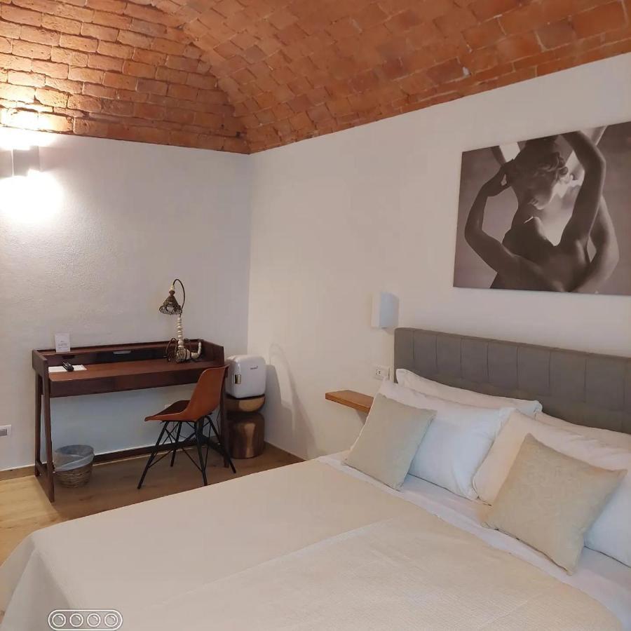 Federico II - Rooms And Breakfast Борджо-Верецци Экстерьер фото